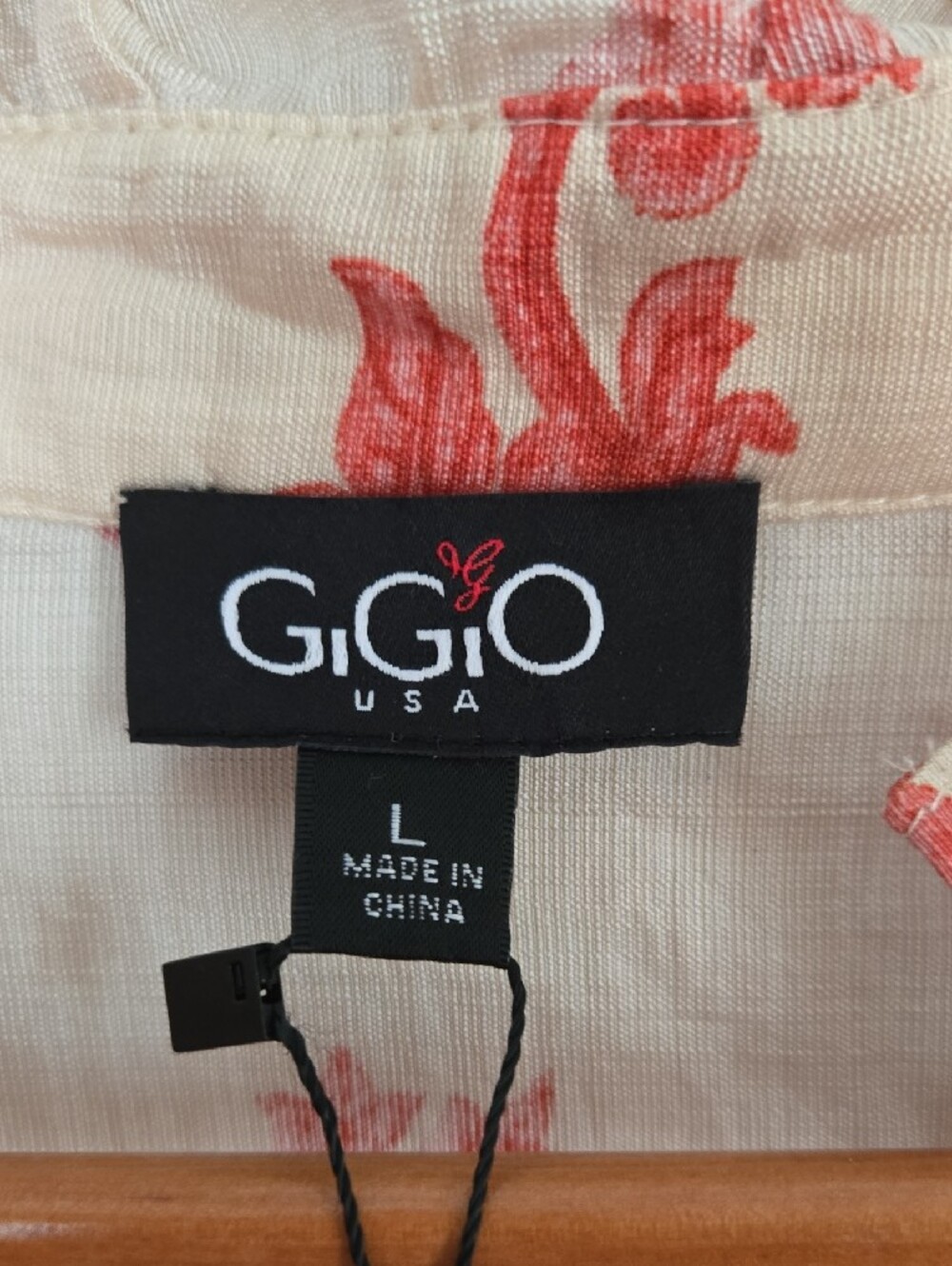 Gigio Coral Paisley Puff-Sleeve Blouse - Picture 3 of 7